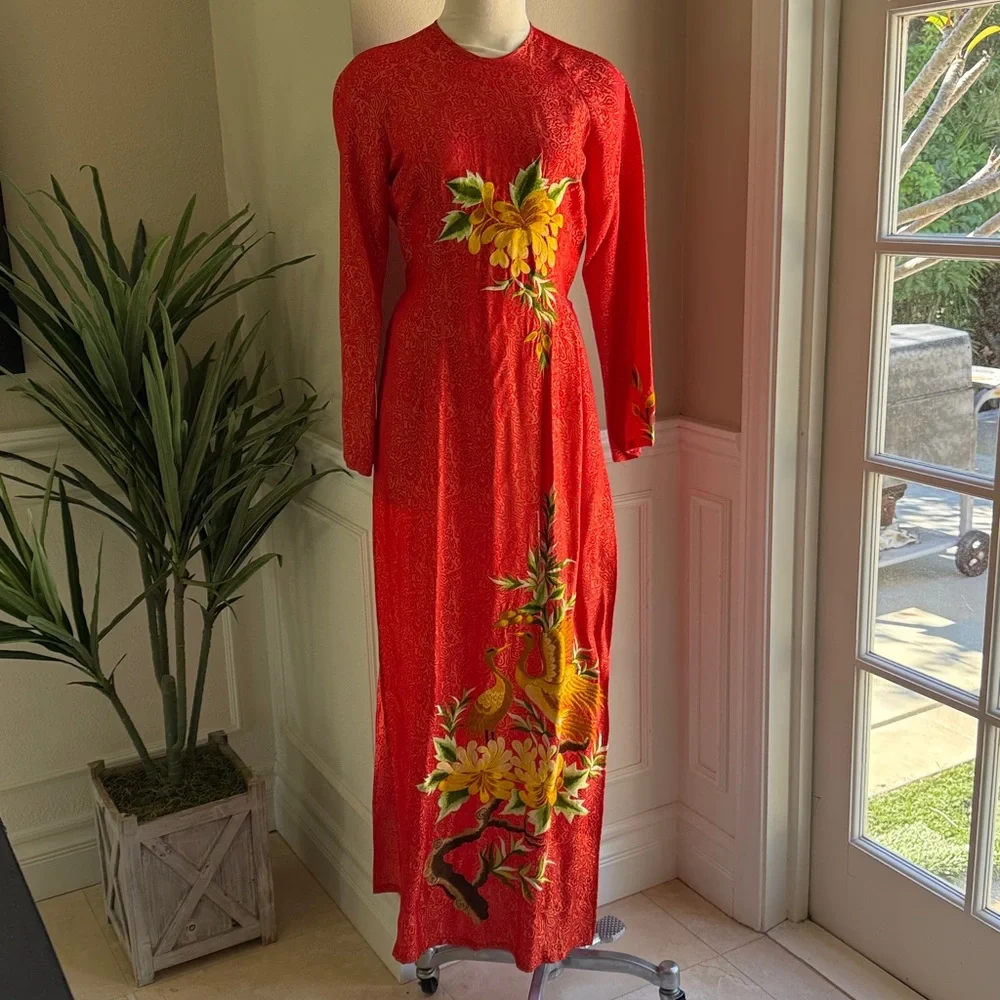 Vietnamese Ao Dai Set Embroidered Floral Details with Contrast Yellow Pants - Picture 1 of 8